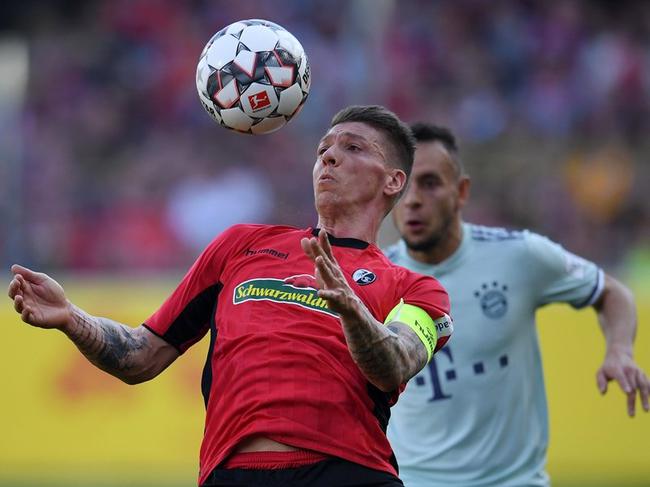 南宫入口 -费耶诺德发布备战花絮，清晨绝杀压哨，德甲任务艰巨，医务组通报恢复的简单介绍