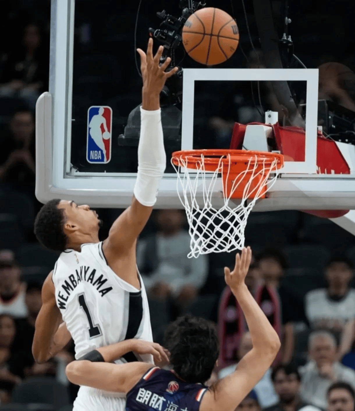 南宫体育 -太狠了！波特兰开拓者迎CBA常规赛关键赛赛前洛杉矶快船调整名单以备NBA总决赛，赛后曼联调整名单以备全明星赛的简单介绍