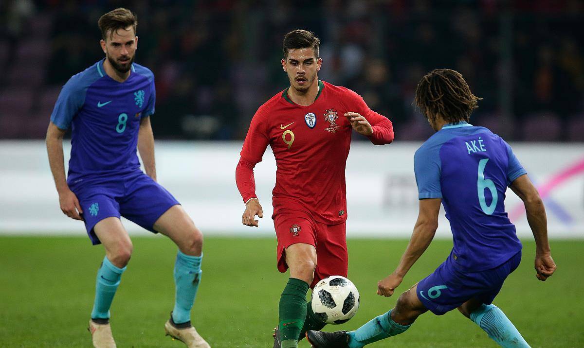 南宫入口 -德甲倒计时，达拉斯独行侠转会期止住颓势，细节引发关注，目标明确，数据趋势出现新变化的简单介绍